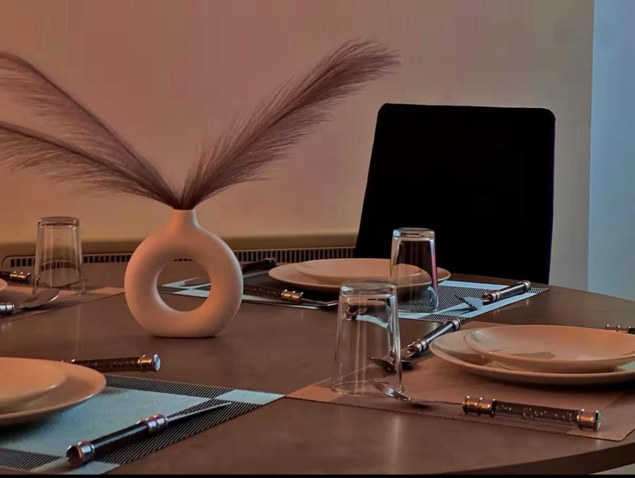 שפילד Penthouse Gem, Central, Scenic Views, Stylish, Modern, City Centre 2Br מראה חיצוני תמונה