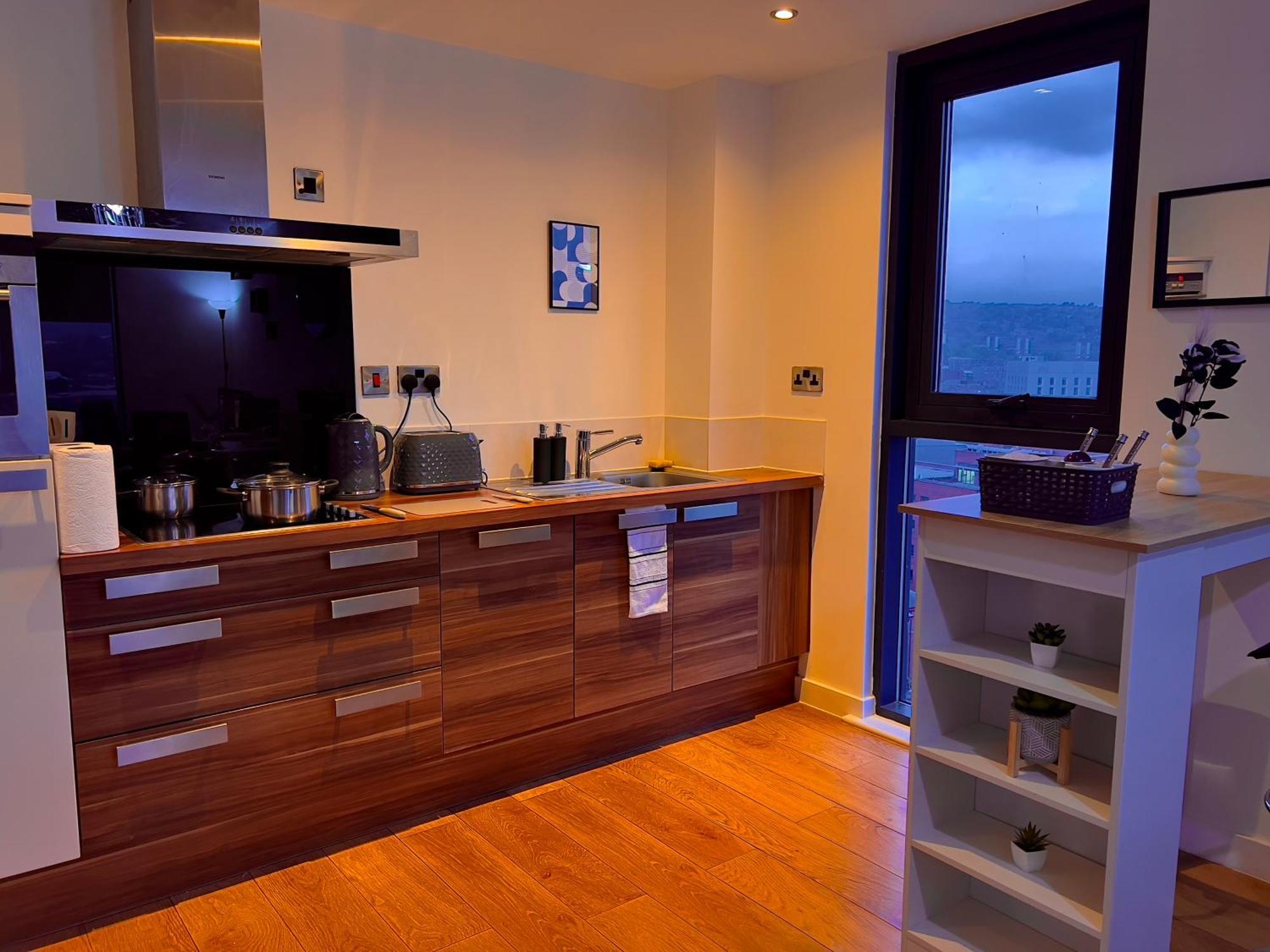 שפילד Penthouse Gem, Central, Scenic Views, Stylish, Modern, City Centre 2Br מראה חיצוני תמונה